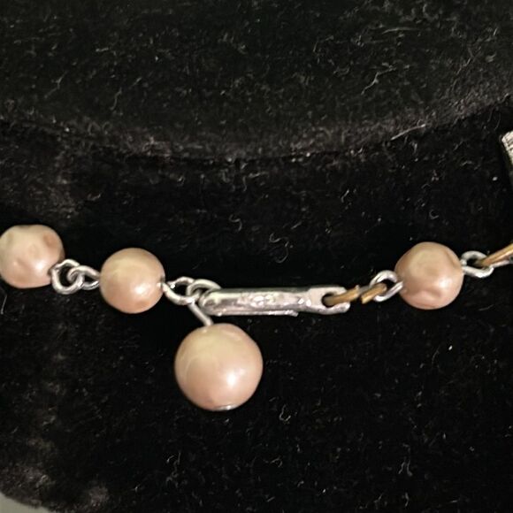 Vintage signed Japan 4 strand baroque style faux pearl choker - Picture 3 of 7